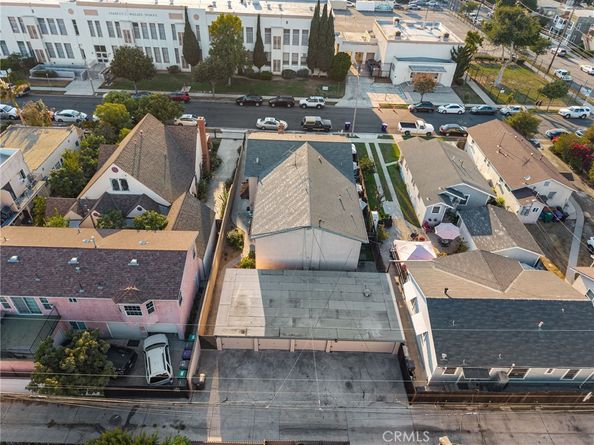 1070 Freeman Avenue, Long Beach CA 90804