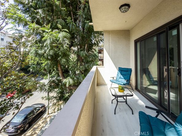 1944 Glendon Avenue 209, Los Angeles CA 90025