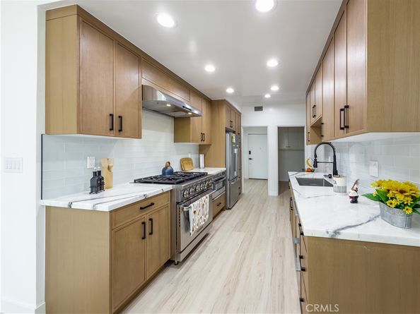 1944 Glendon Avenue 209, Los Angeles CA 90025