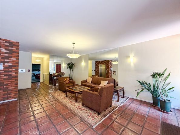 1944 Glendon Avenue 209, Los Angeles CA 90025
