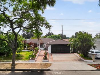 2926 W La Verne