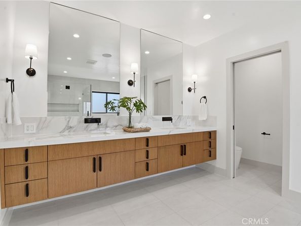 16226 Dickens, Encino CA 91436