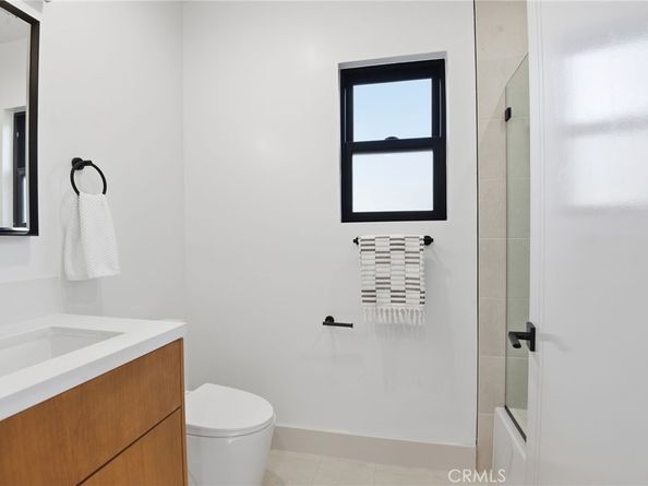 16226 Dickens, Encino CA 91436