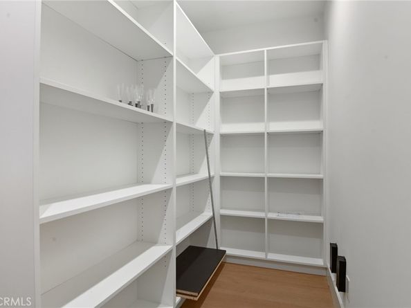 16226 Dickens, Encino CA 91436