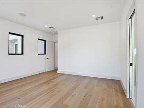 16226 Dickens, Encino CA 91436