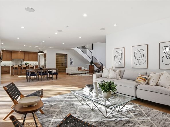 16226 Dickens, Encino CA 91436