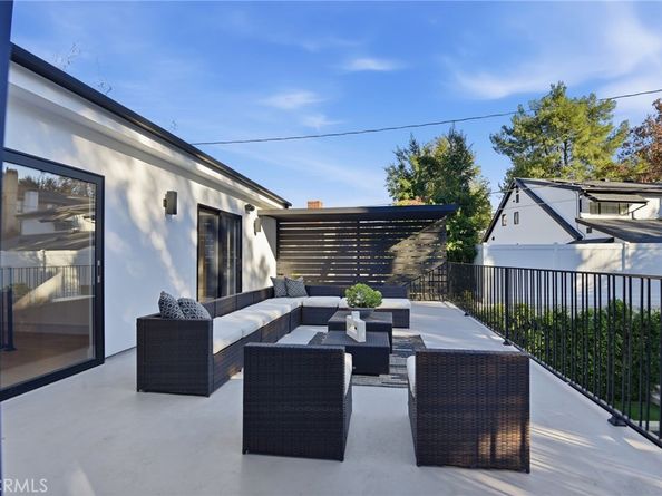 16226 Dickens, Encino CA 91436