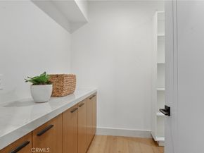 16226 Dickens, Encino CA 91436