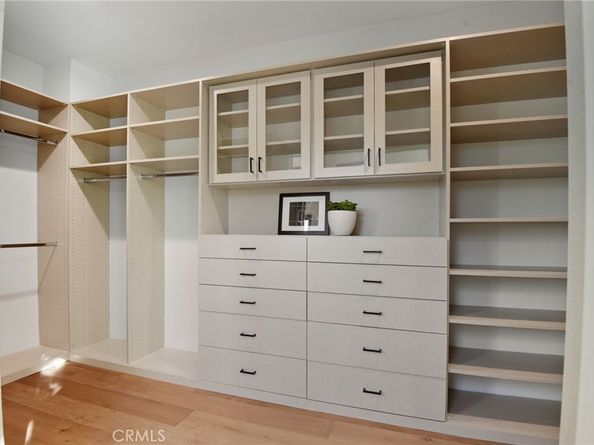 16226 Dickens, Encino CA 91436