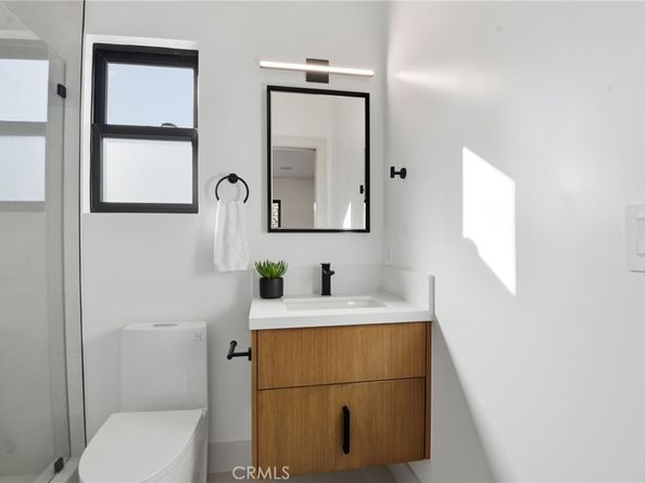 16226 Dickens, Encino CA 91436