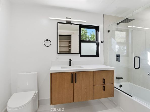 16226 Dickens, Encino CA 91436