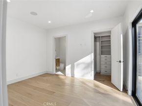 16226 Dickens, Encino CA 91436