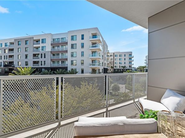 21 Gramercy 312, Irvine CA 92612