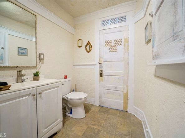 146 W Vernon, Los Angeles CA 90037