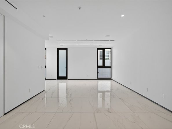1253 N Sweetzer 3, West Hollywood CA 90069
