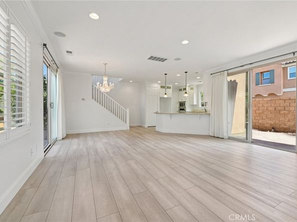 21 Canoe, Irvine CA 92618