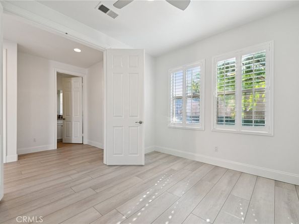 21 Canoe, Irvine CA 92618