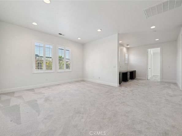 21 Canoe, Irvine CA 92618