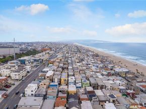 217 43rd Street, Manhattan Beach CA 90266