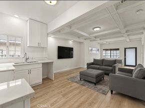 5840 S Olive Street, Los Angeles CA 90003