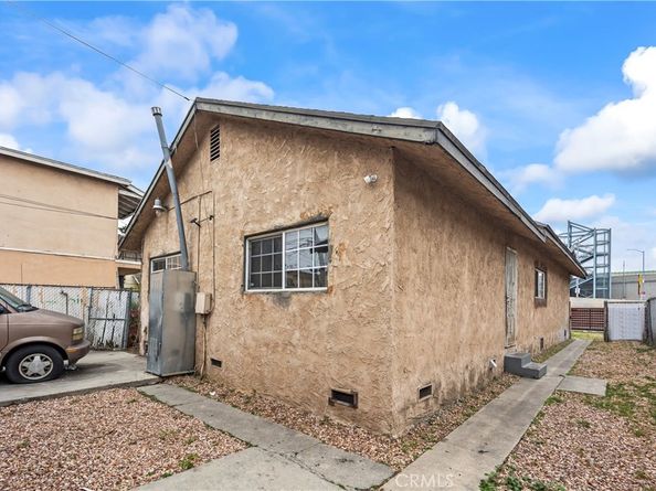 5840 S Olive Street, Los Angeles CA 90003