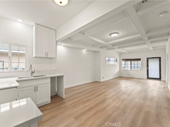 5840 S Olive Street, Los Angeles CA 90003