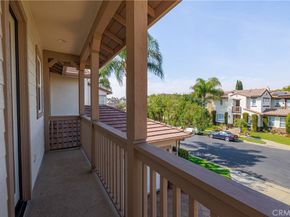 22 Modesto, Irvine CA 92602