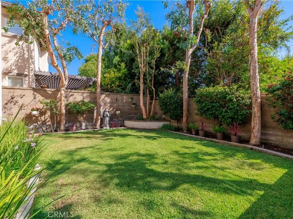 22 Modesto, Irvine CA 92602