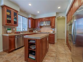 22 Modesto, Irvine CA 92602