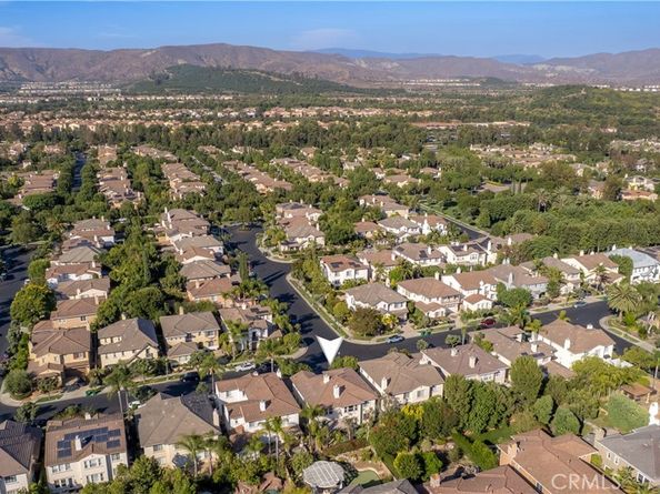 22 Modesto, Irvine CA 92602