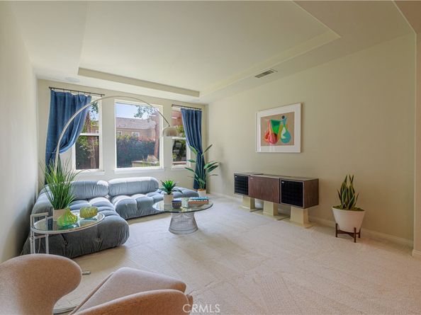 22 Modesto, Irvine CA 92602