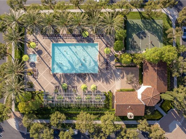 22 Modesto, Irvine CA 92602