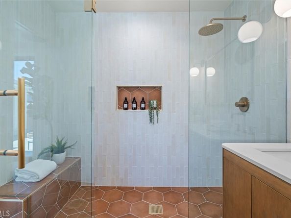 2411 Thomas Avenue, Redondo Beach CA 90278