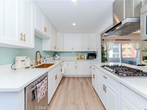 358 S Gramercy Place 201, Los Angeles CA 90020