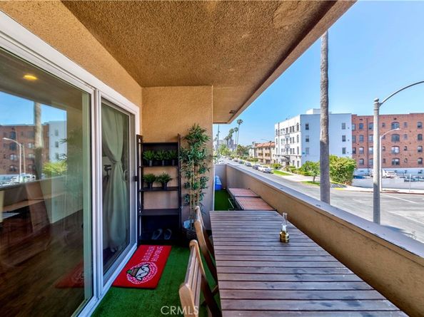 358 S Gramercy Place 201, Los Angeles CA 90020