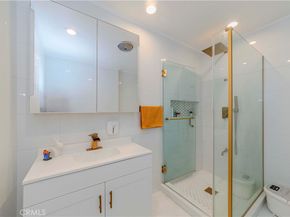 358 S Gramercy Place 201, Los Angeles CA 90020