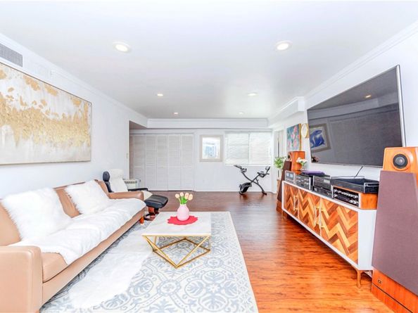 358 S Gramercy Place 201, Los Angeles CA 90020