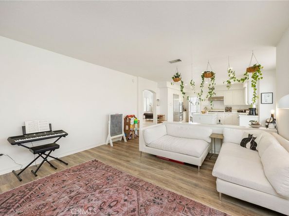 7211 Rockridge Ter, West Hills CA 91307