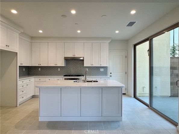 112 Newburry, Irvine CA 92618