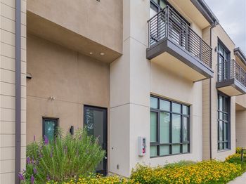 503 N Santa Anita