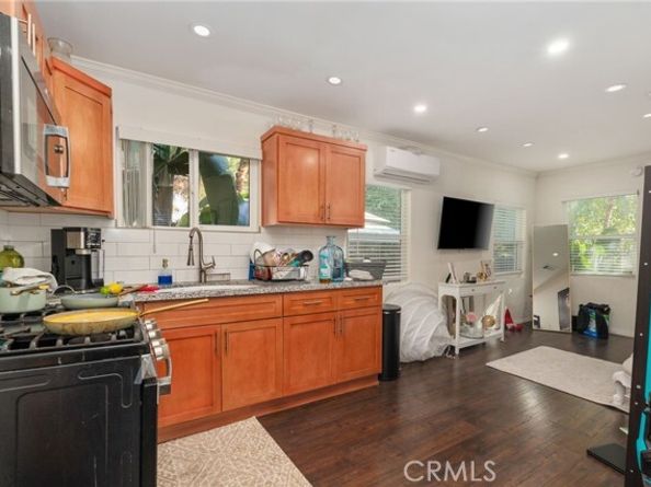 11123 Cumpston Street, North Hollywood (los Angeles) CA 91601