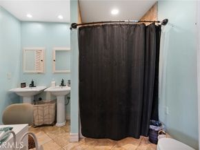 8626 Marklein, North Hills (los Angeles) CA 91343