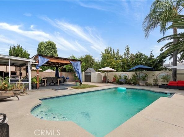 8626 Marklein, North Hills (los Angeles) CA 91343