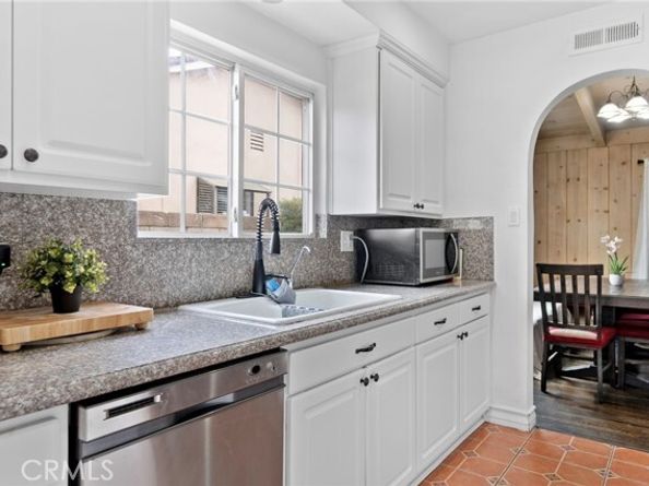 8626 Marklein, North Hills (los Angeles) CA 91343