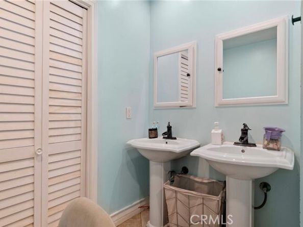 8626 Marklein, North Hills (los Angeles) CA 91343