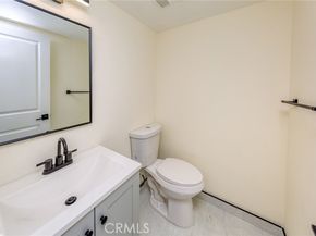 15035 Nordhoff Street 115, North Hills (los Angeles) CA 91343