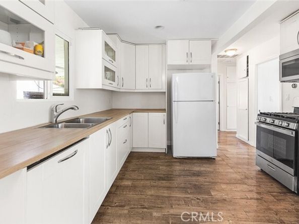 8827 Sylmar Avenue, Panorama City (los Angeles) CA 91402
