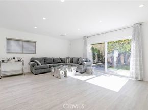 6709 Mammoth Avenue, Los Angeles CA 91405