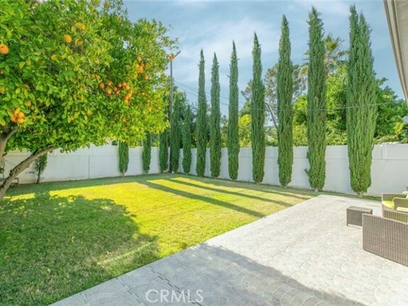 6709 Mammoth Avenue, Los Angeles CA 91405