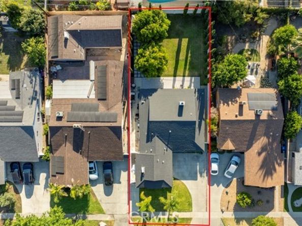 6709 Mammoth Avenue, Los Angeles CA 91405